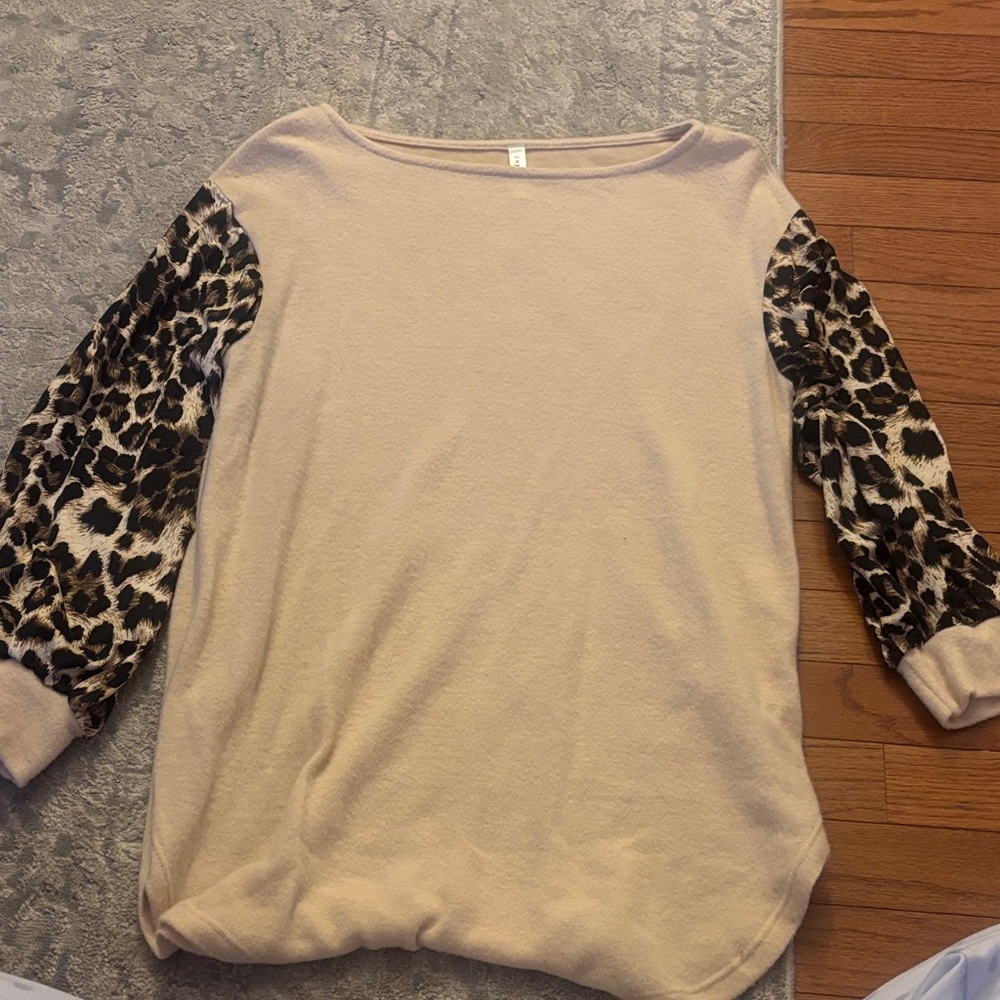 Emerald Tan Top with Leopard Print Sleeves